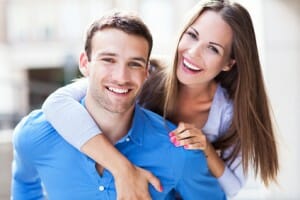 Assurance-vie temporaire pour Jeune couple Jeune couple nouvellement marié
